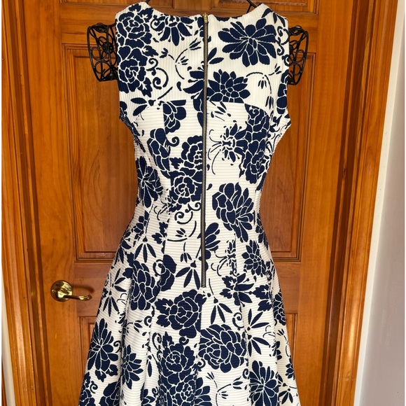 Danny & Nicole, Size - 8, Blue & Cream - Picture 2 of 5